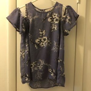 Woman’s Rewind blue top size small